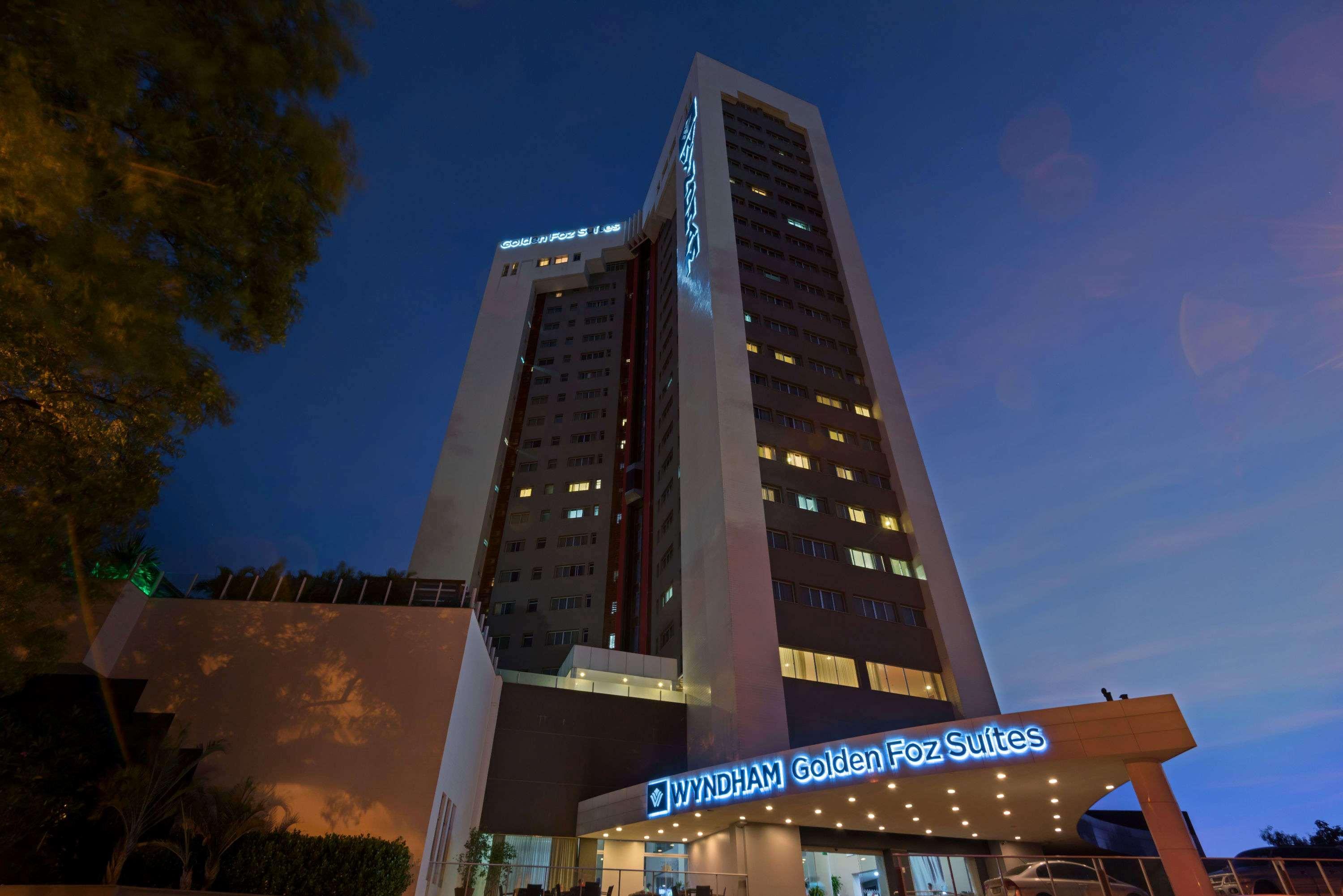 Wyndham Golden Foz Suites Фос ду Игуасу Екстериор снимка