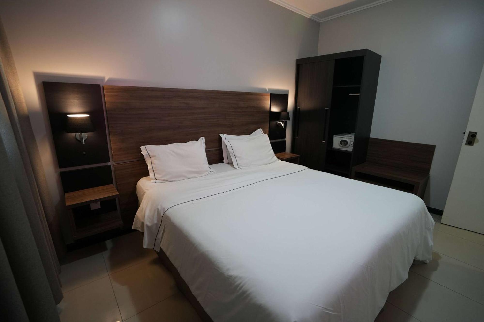 Wyndham Golden Foz Suites Фос ду Игуасу Екстериор снимка