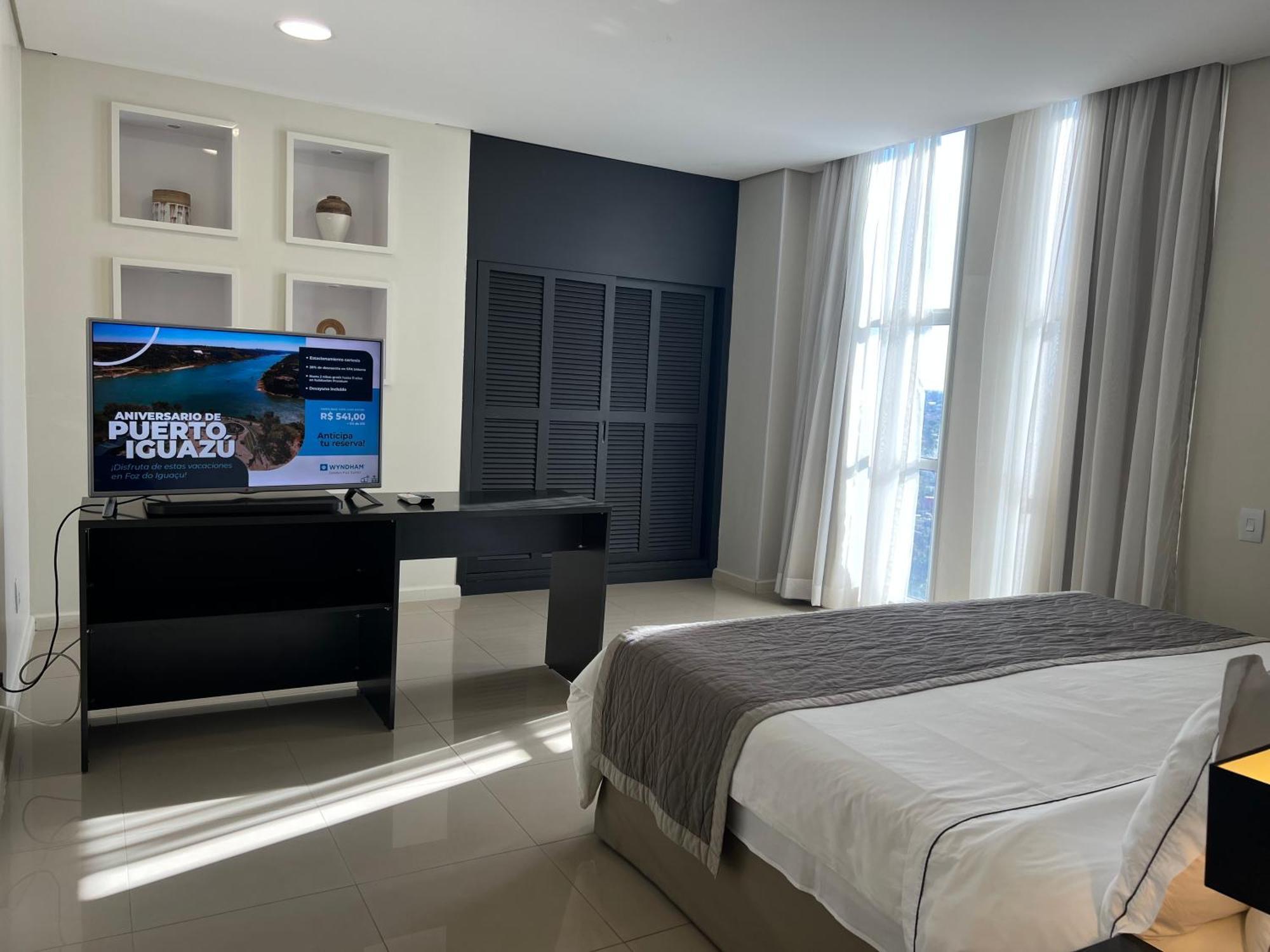 Wyndham Golden Foz Suites Фос ду Игуасу Екстериор снимка
