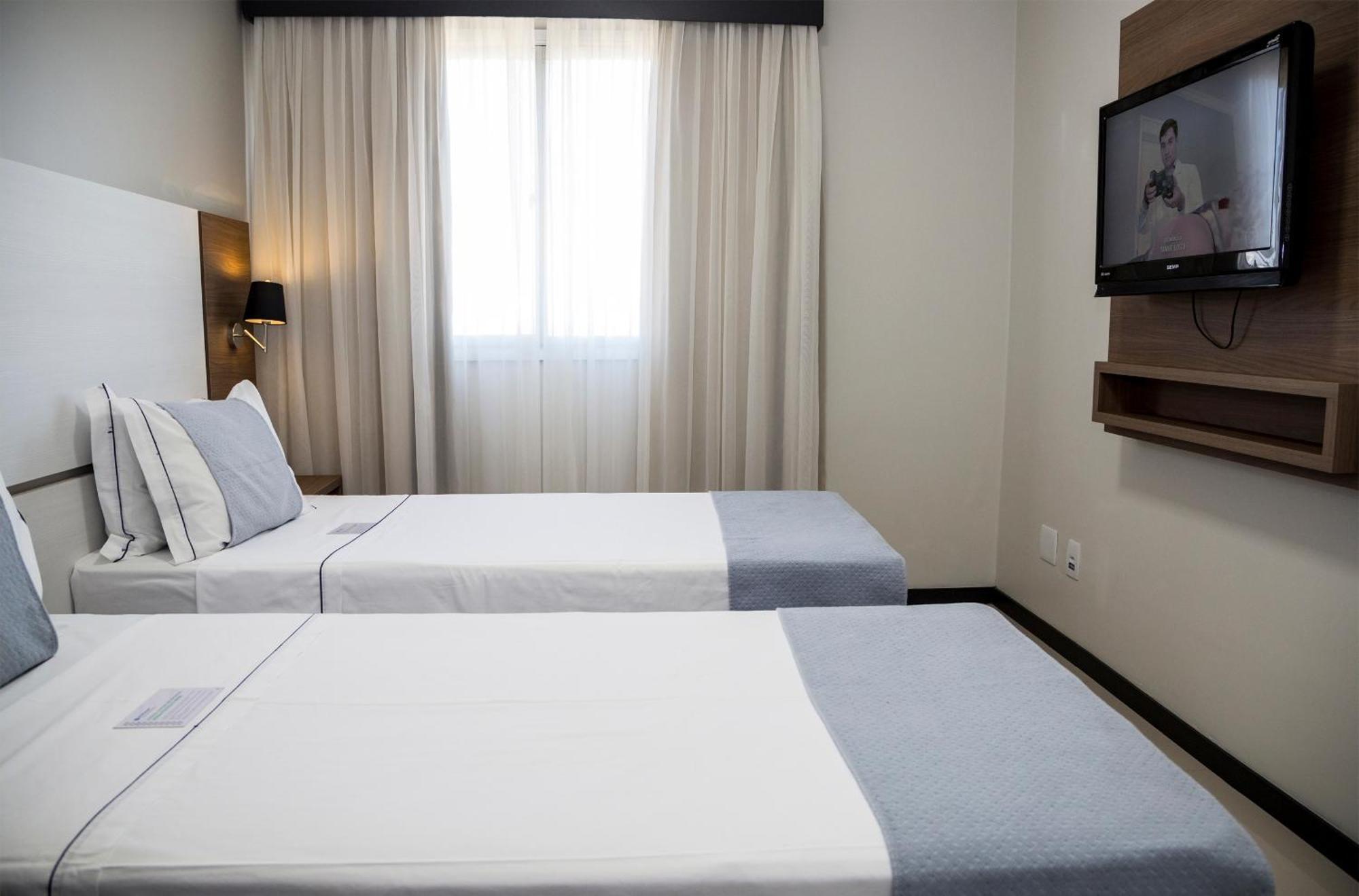 Wyndham Golden Foz Suites Фос ду Игуасу Стая снимка